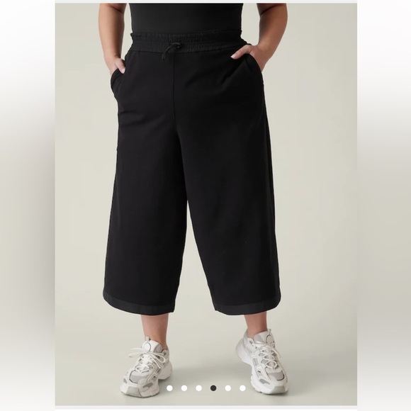 Athleta‎ New Triumph Hybrid Wide Crop Large - Picture 4 of 10